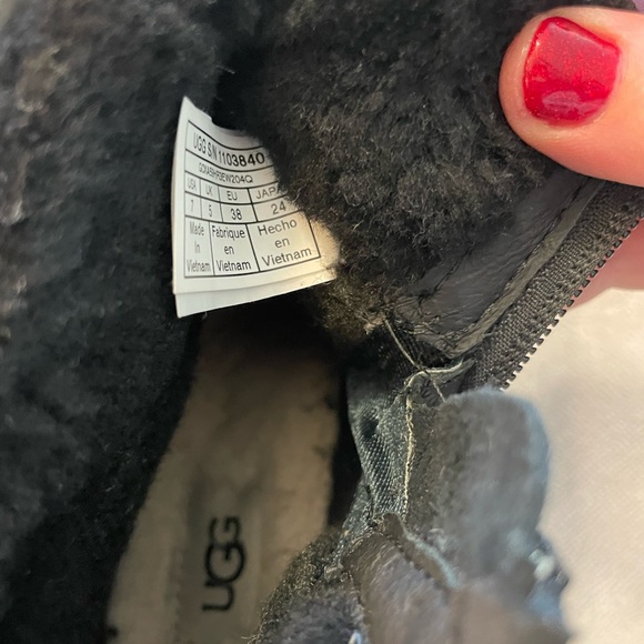 UGGS! - Picture 3 of 7